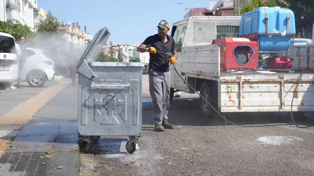 Keçiören’de Kapsamlı Temizlik Seferberliği: Cadde ve Sokaklar Pırıl Pırıl