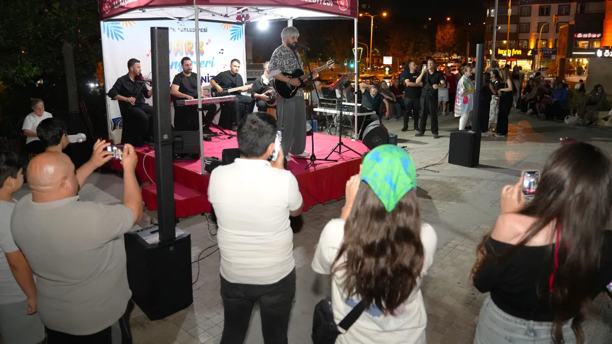 Keçiören’de Park Konserleri Başladı: Yaz Akşamları Müzikle Şenlenecek