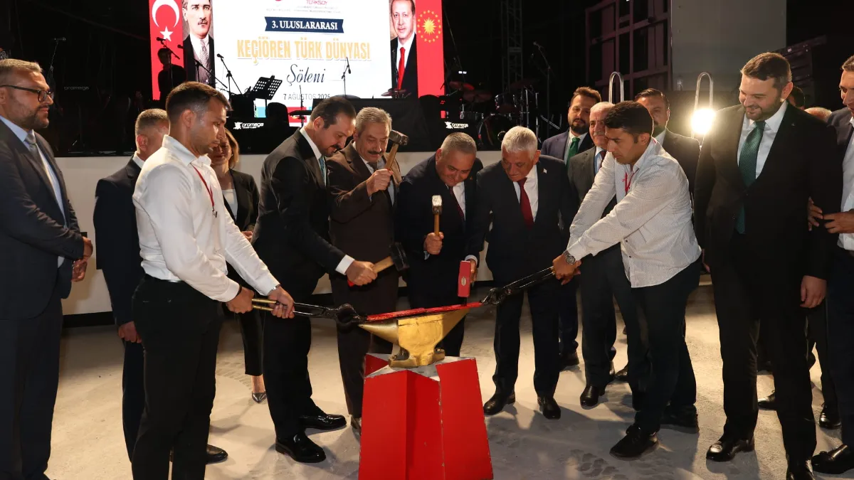 Keçiören’de Türk Dünyası Coşkusu: Kardeşlik ve Gönül Birliği Aynı Sahnede Buluştu