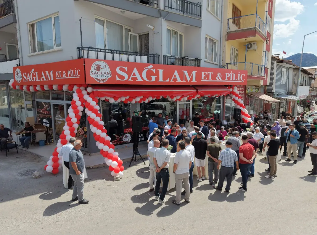 Sağlam Et & Piliç Bucak’ta Açıldı: Çiftlikten Tezgâha Taze ve Yerli Et