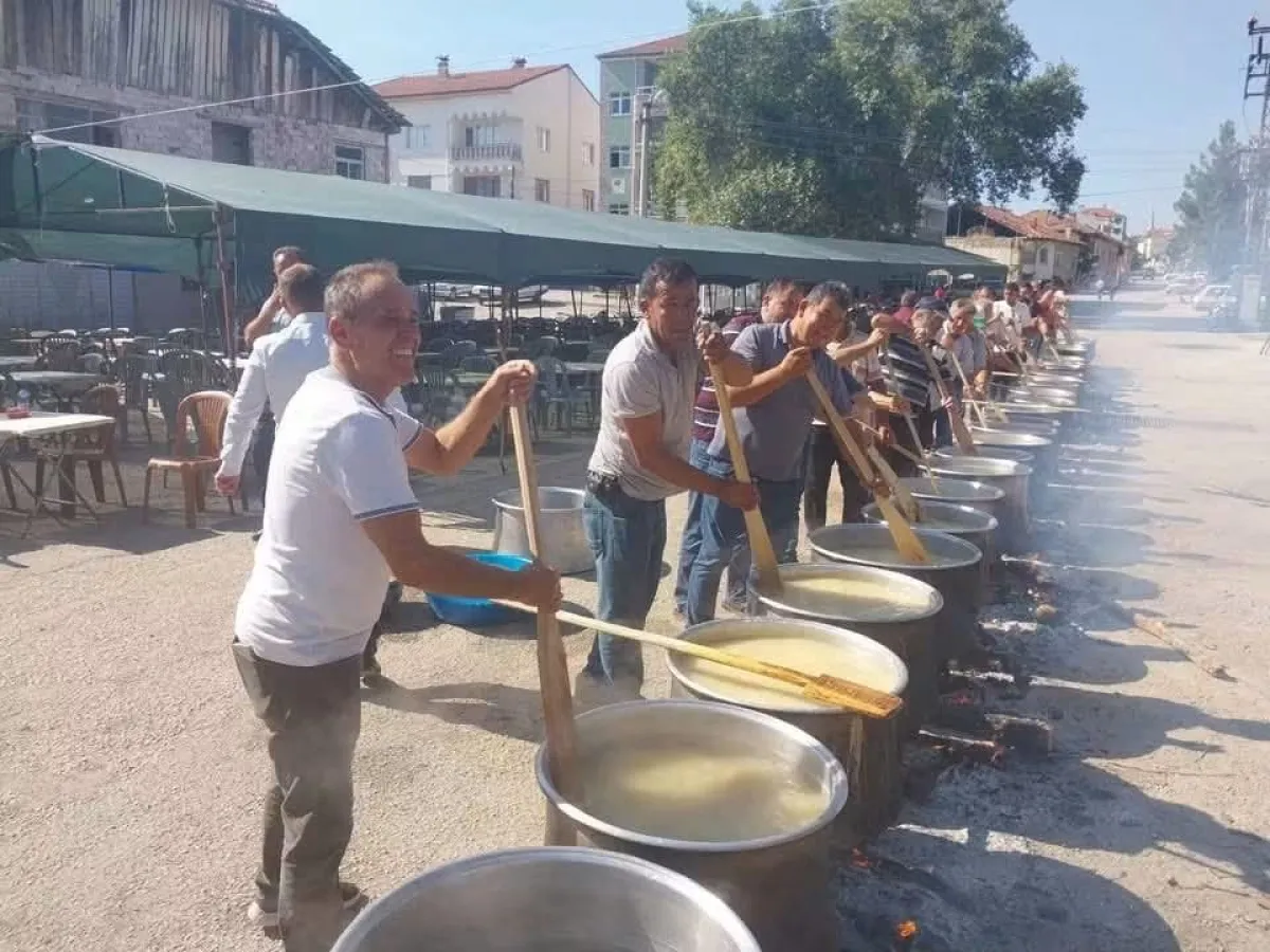 GÖLHİSAR YUSUFÇA KASABASI GELENEKSEL AŞURA ETKİNLİĞİ DÜZENLENİYOR
