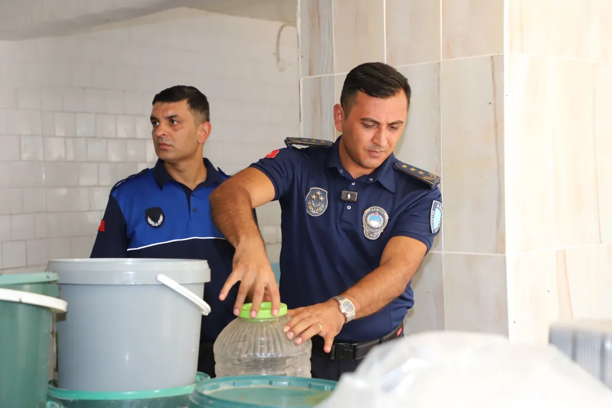 Antalya Aksu’da 15 ton tarihi geçmiş süt ürününe el konuldu
