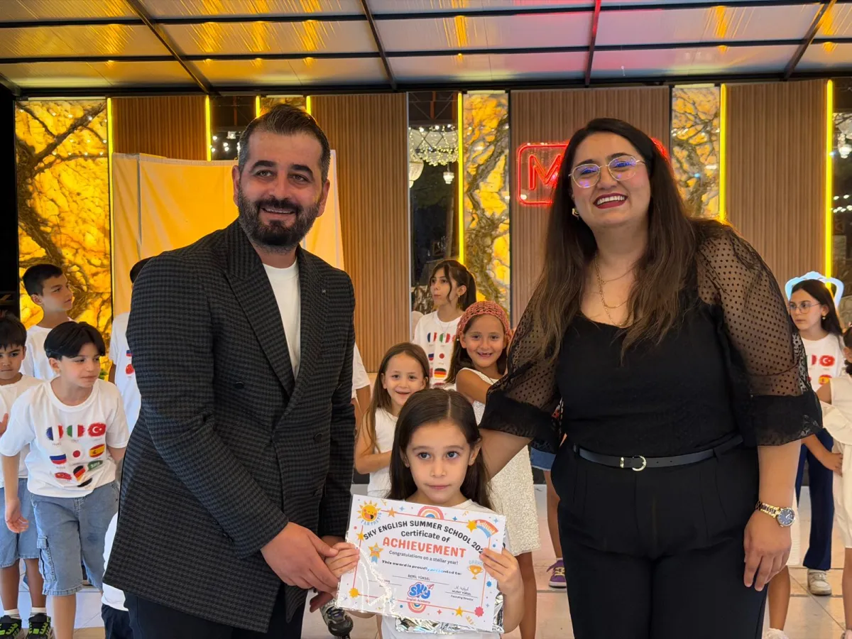 Bucak’ta yabancı dil eğitimine yeni bir soluk SKY English Academy yaz kursunu tamamladı, yeni döneme hazırlanıyor