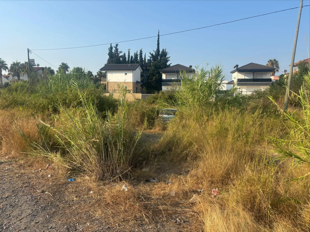 Antalya'da çarpışan araçlar yayalara çarptı: 6 yaralı