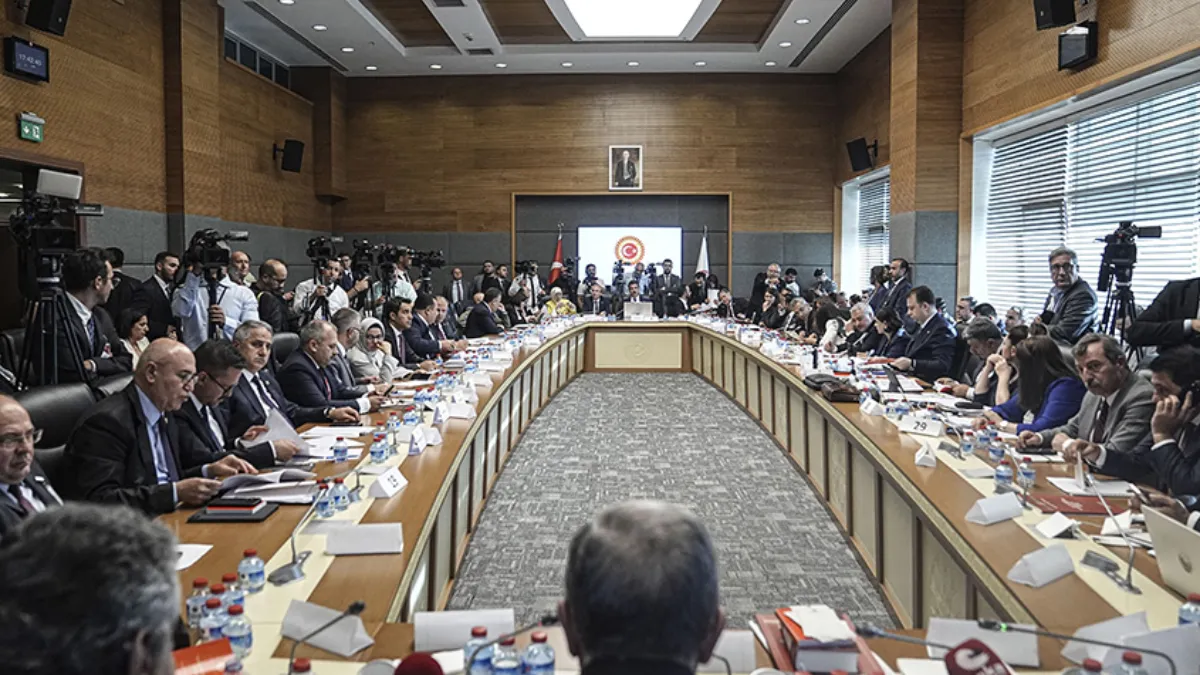"Terörsüz Türkiye” Teklifi Adalet Komisyonundan Geçti: Soruşturma, Kovuşturma ve İnfazlara Erteleme Düzenlemesi
