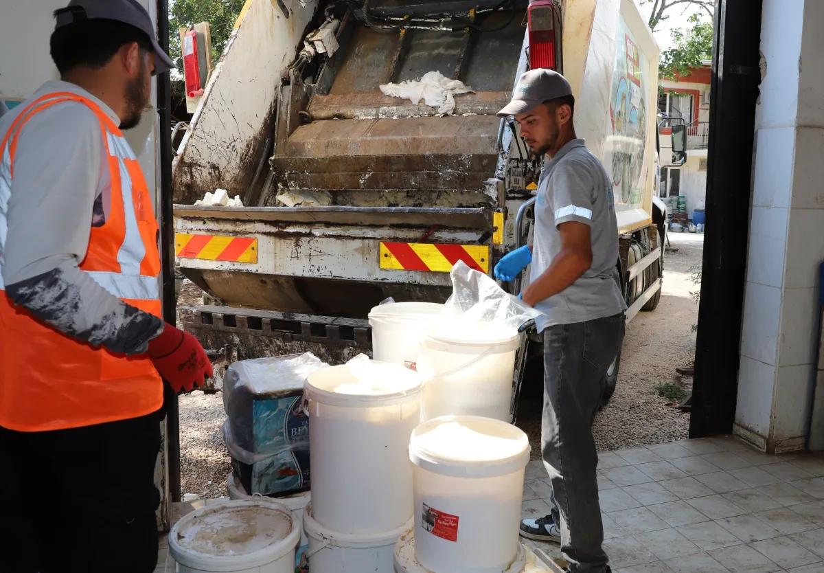 Antalya Aksu’da 15 ton tarihi geçmiş süt ürününe el konuldu