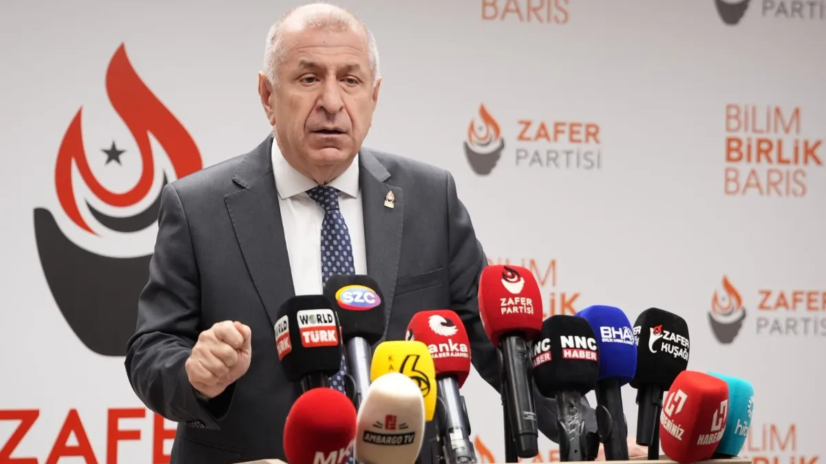 Ümit Özdağ’dan Çerçeve Yasa Tepkisi: “Atatürk’ün Kurduğu Cumhuriyet’i Böldürmeyeceğiz”