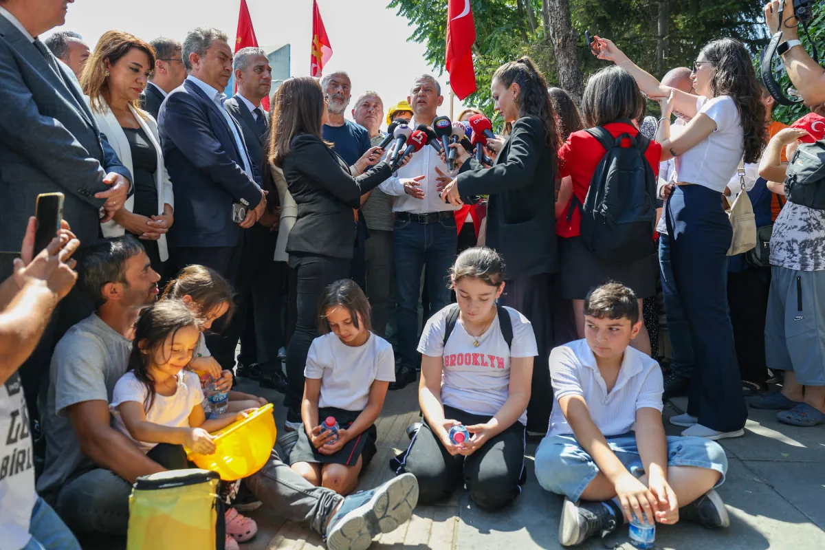 Ankara, Özgür Özel’den Maden İşçilerine Destek: "Gücünüz Bu Holdinge Niye Yetmiyor?”