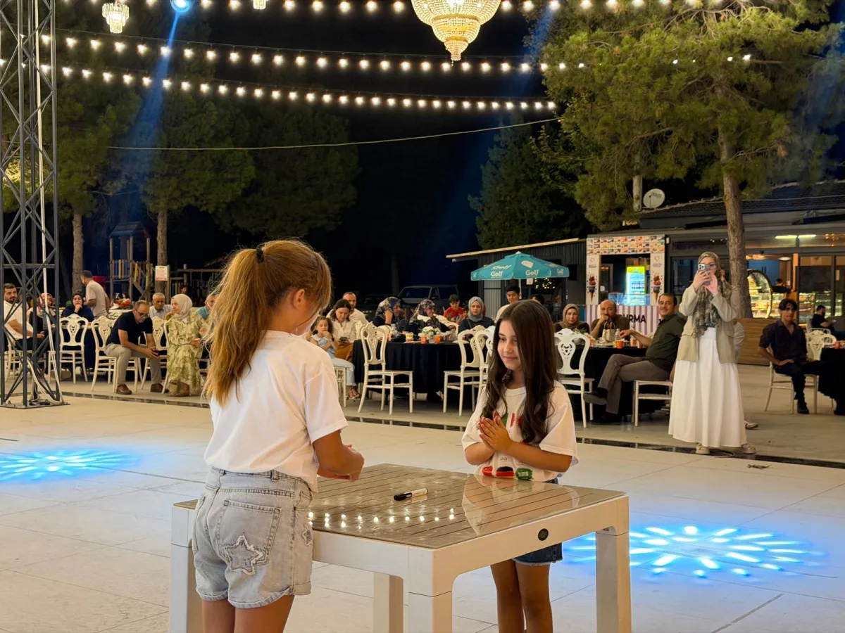 Bucak’ta yabancı dil eğitimine yeni bir soluk SKY English Academy yaz kursunu tamamladı, yeni döneme hazırlanıyor