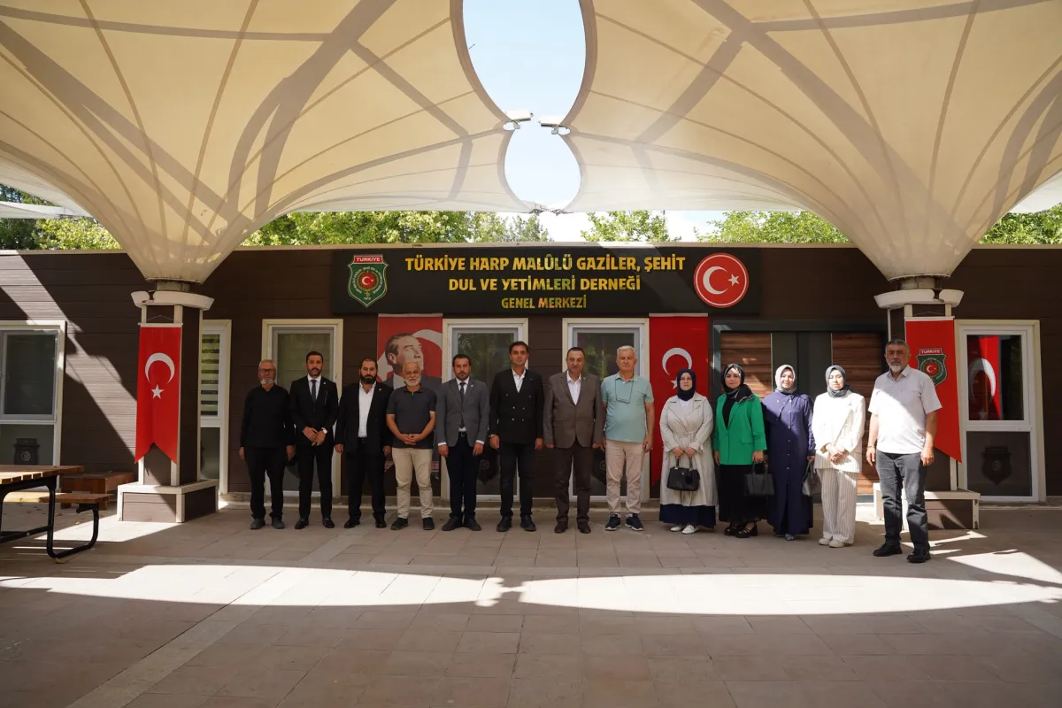 Yeniden Refah Partisi Kadın Kolları’ndan Şehit Aileleri ve Gazilere Anlamlı Ziyaret