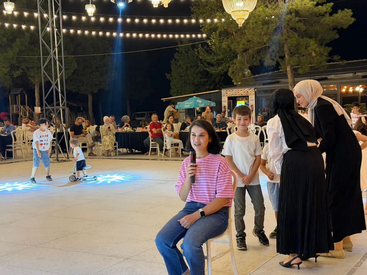 Bucak’ta yabancı dil eğitimine yeni bir soluk SKY English Academy yaz kursunu tamamladı, yeni döneme hazırlanıyor