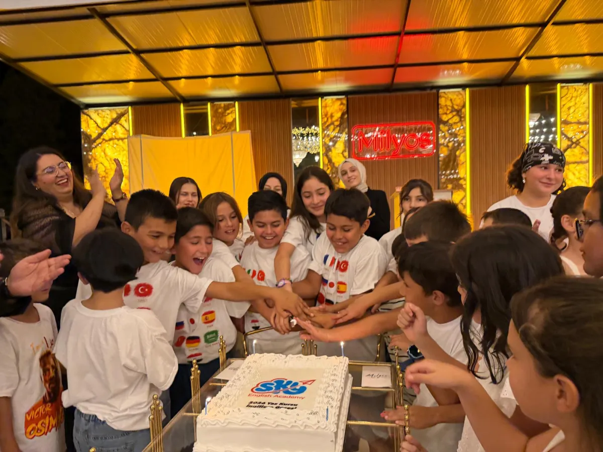 Bucak’ta yabancı dil eğitimine yeni bir soluk SKY English Academy yaz kursunu tamamladı, yeni döneme hazırlanıyor