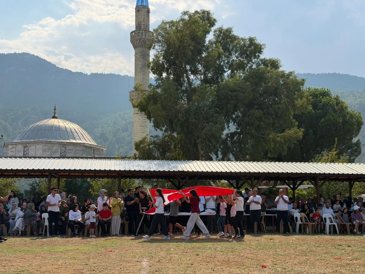 Kayı Köyü’nde Gelenek Bozulmadı 20. İncir ve Kültür Festivali’ne Yoğun İlgi