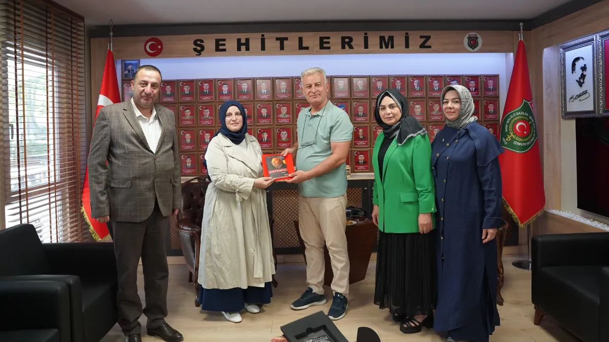 Yeniden Refah Partisi Kadın Kolları’ndan Şehit Aileleri ve Gazilere Anlamlı Ziyaret