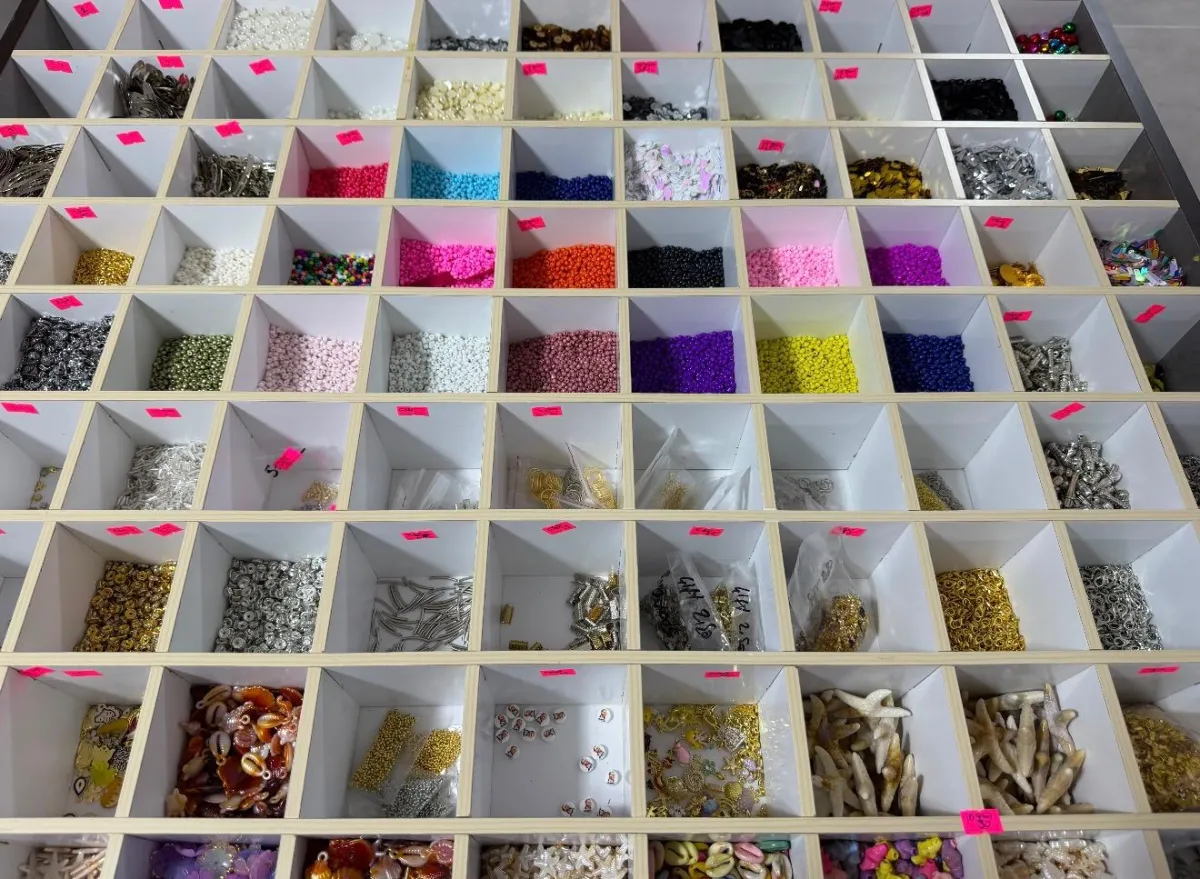 Kardelenin Renkli Dünyası büyüyor Bucak’ta 2. şubesini açtı!