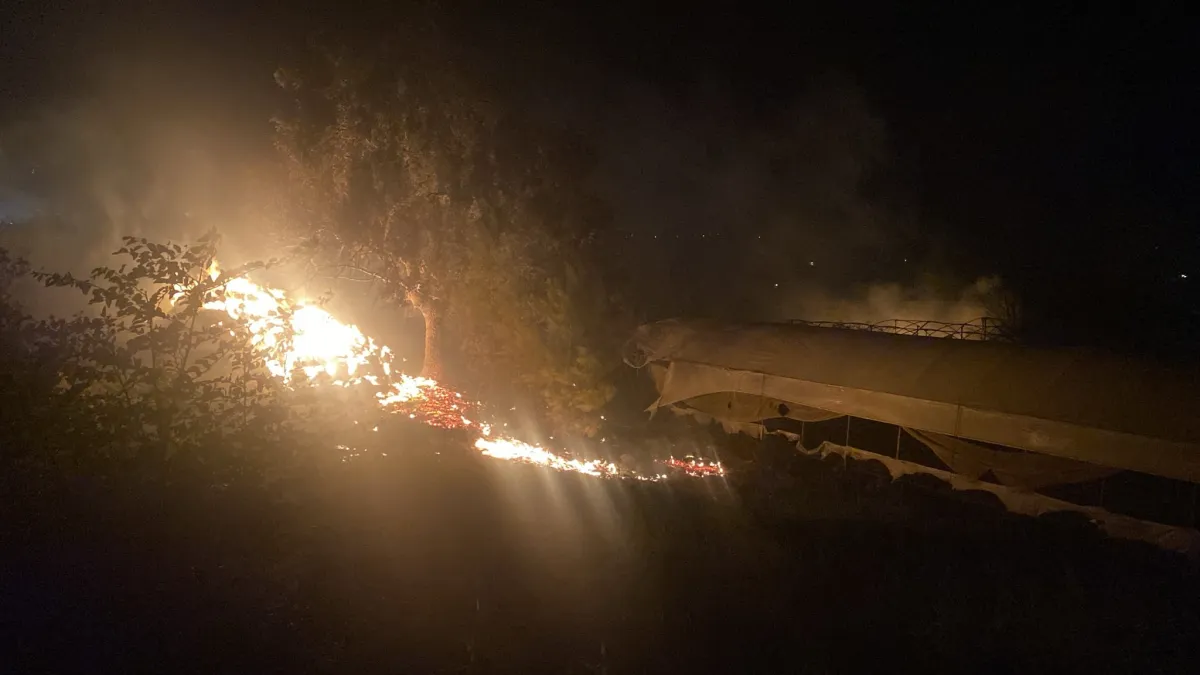 Antalya Serik’te yangın: 2 ev kullanılamaz hale geldi
