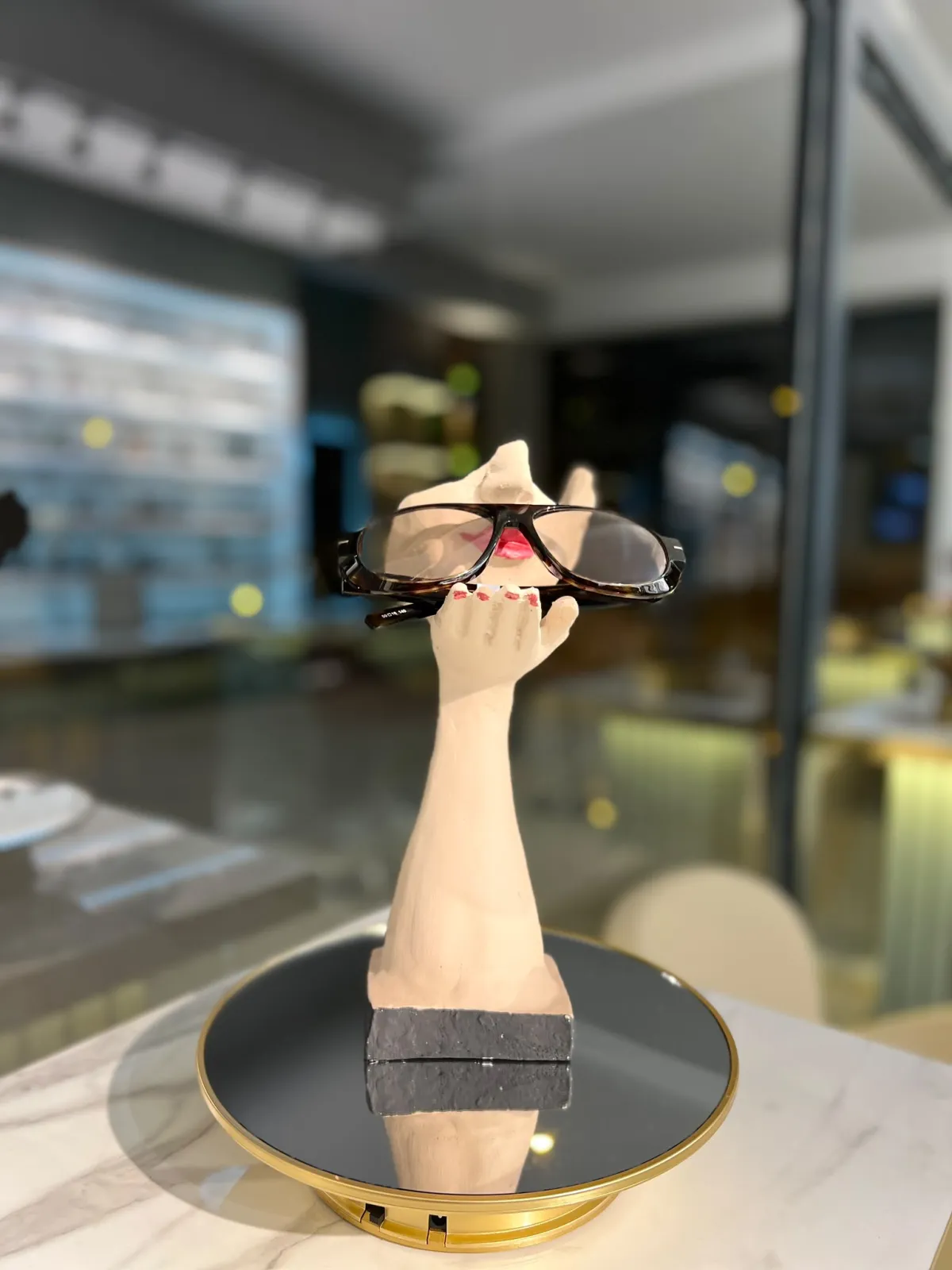 Bucak’ta Gözlük Alışverişine Yeni Bir Adres: Resa Optik Lens Hizmete Açılıyor!