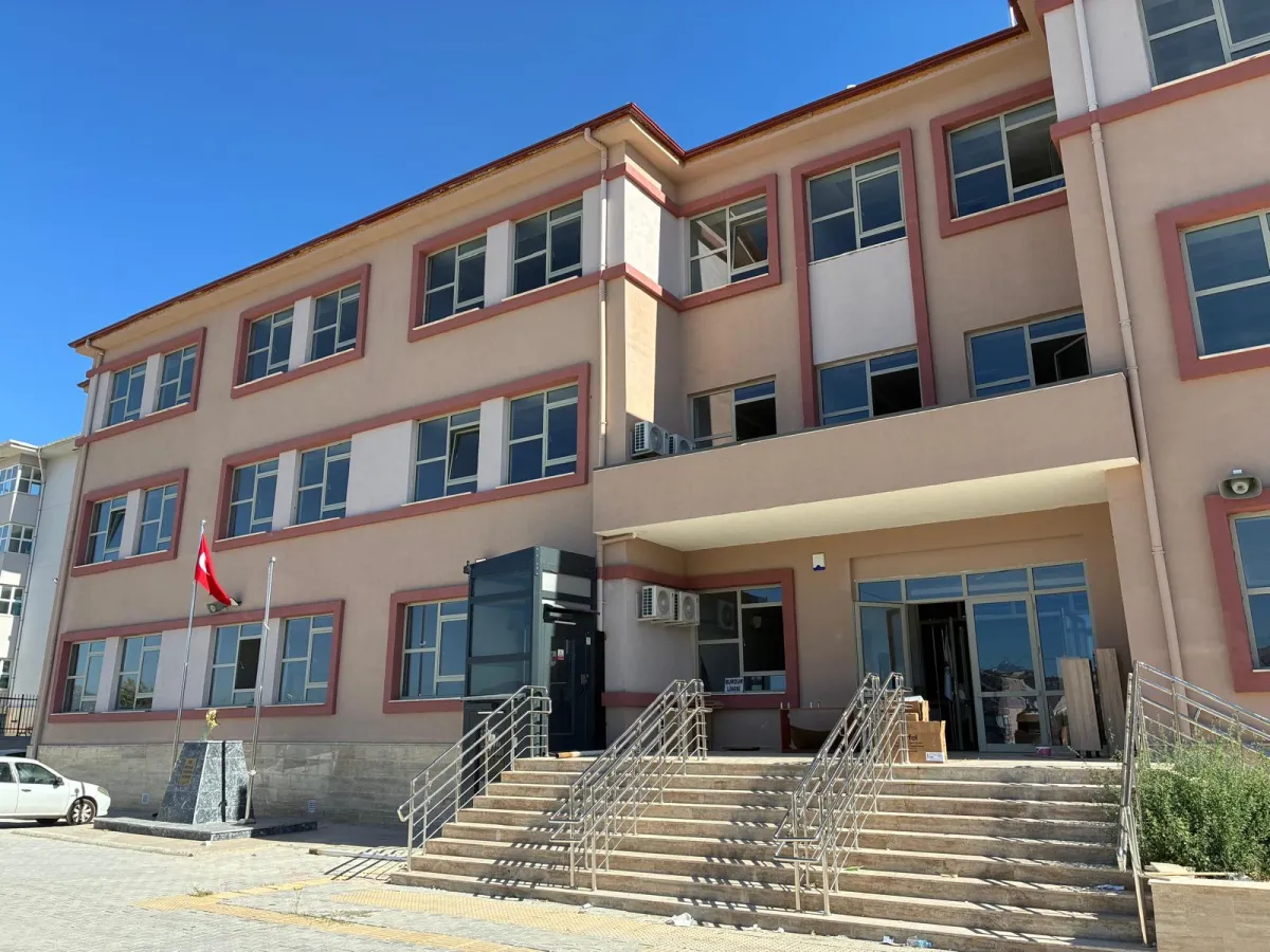 Burdur’un asırlık eğitim çınarı taşınıyor! Burdur Lisesi’nin yeni adresi belli oldu