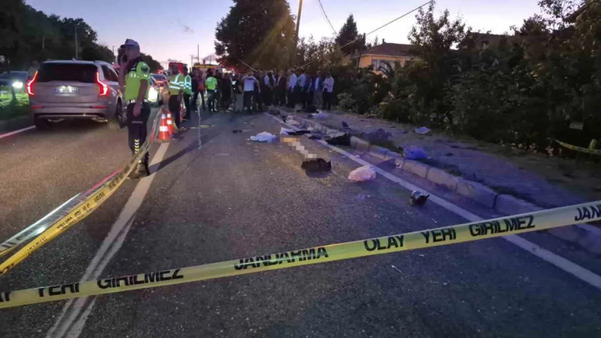 “Düzce’de Katliam Gibi Kaza! Tır Patpata Çarptı: 4 Ölü, 9 Yaralı” Kimlikleri Belli oldu