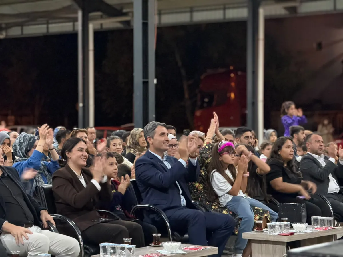 Gezen Sinema Bucak’ta vatandaşlarla buluştu