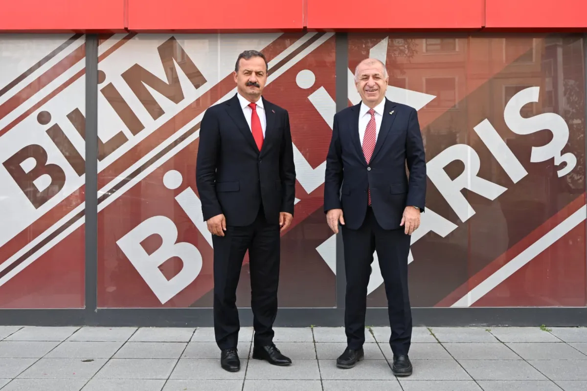 Ağıralioğlu: Resmî Dilin Yanına Bir Dil, Bayrağın Yanına Bir Bayrak Olmaz