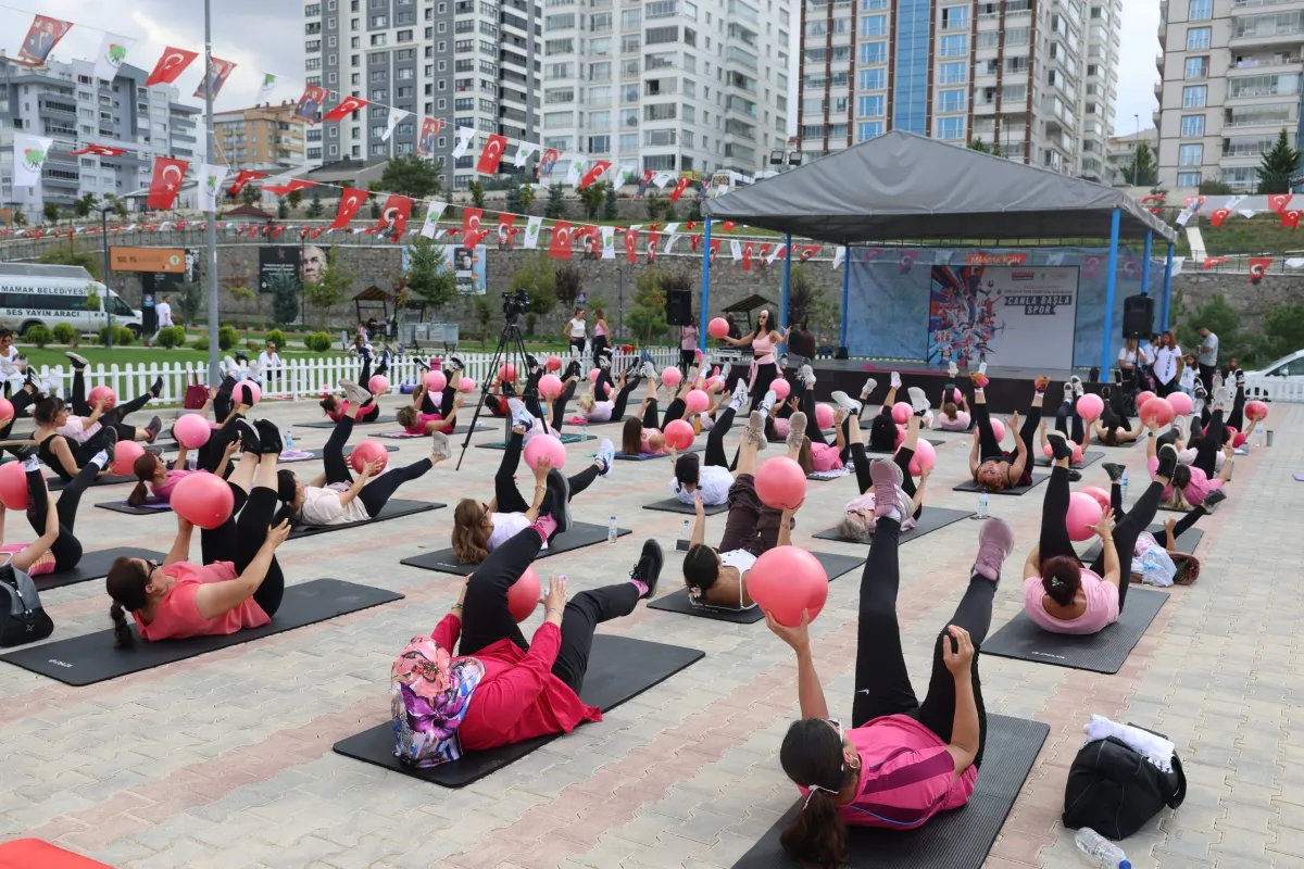 Ankara Mamak’ta Avrupa Hareketlilik Haftası’nda Açık Havada Pilates