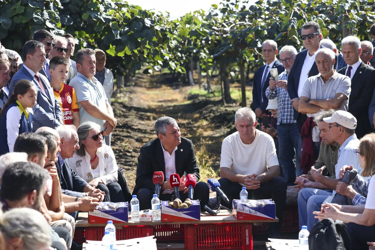 Özgür Özel Yalova’da Üreticilerden Emeklilere Uzanan Mesajlar Verdi: "Umut YENİ’de”