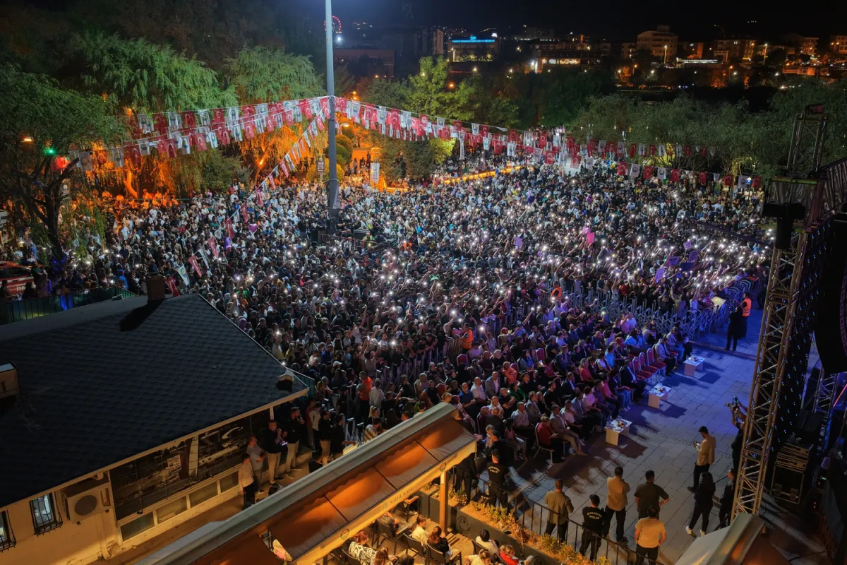 Ankara Gölbaşı’nda Şölen Coşkusu Funda Arar Konseriyle Son Buldu