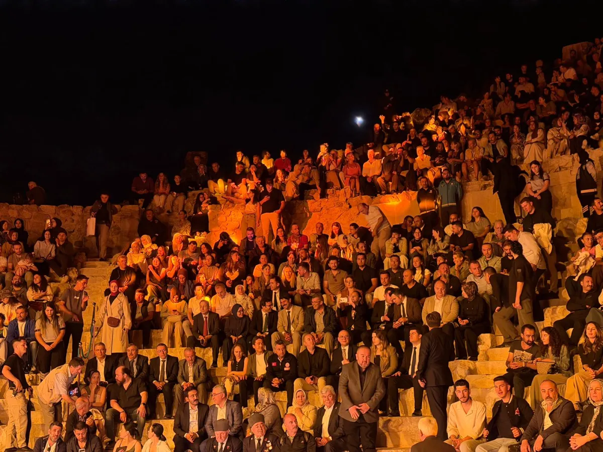2 Bin yıllık Kibyra’da büyüleyici gece! Tarih ve müzik bir araya geldi