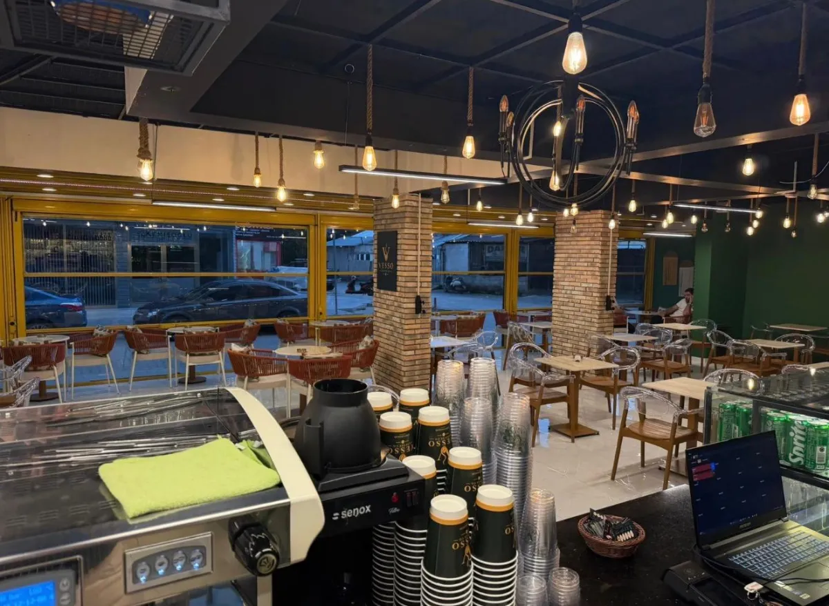Bucak çarşısına yeni soluk Self Servis Vesso Coffee Co. açıldı