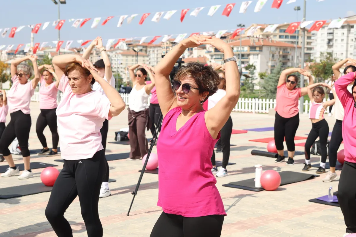 Ankara Mamak’ta Avrupa Hareketlilik Haftası’nda Açık Havada Pilates