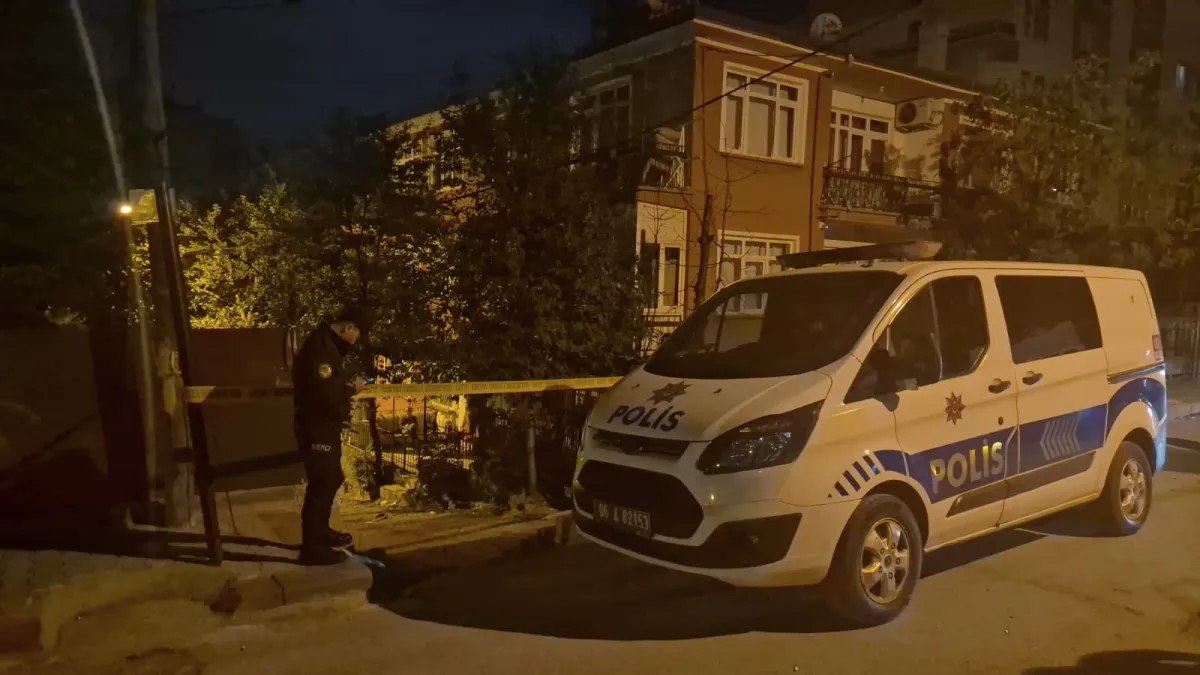 Ankara’da Aynı Evde 3 Ceset: Kurşun ve Bıçak Yaraları Tespit Edildi
