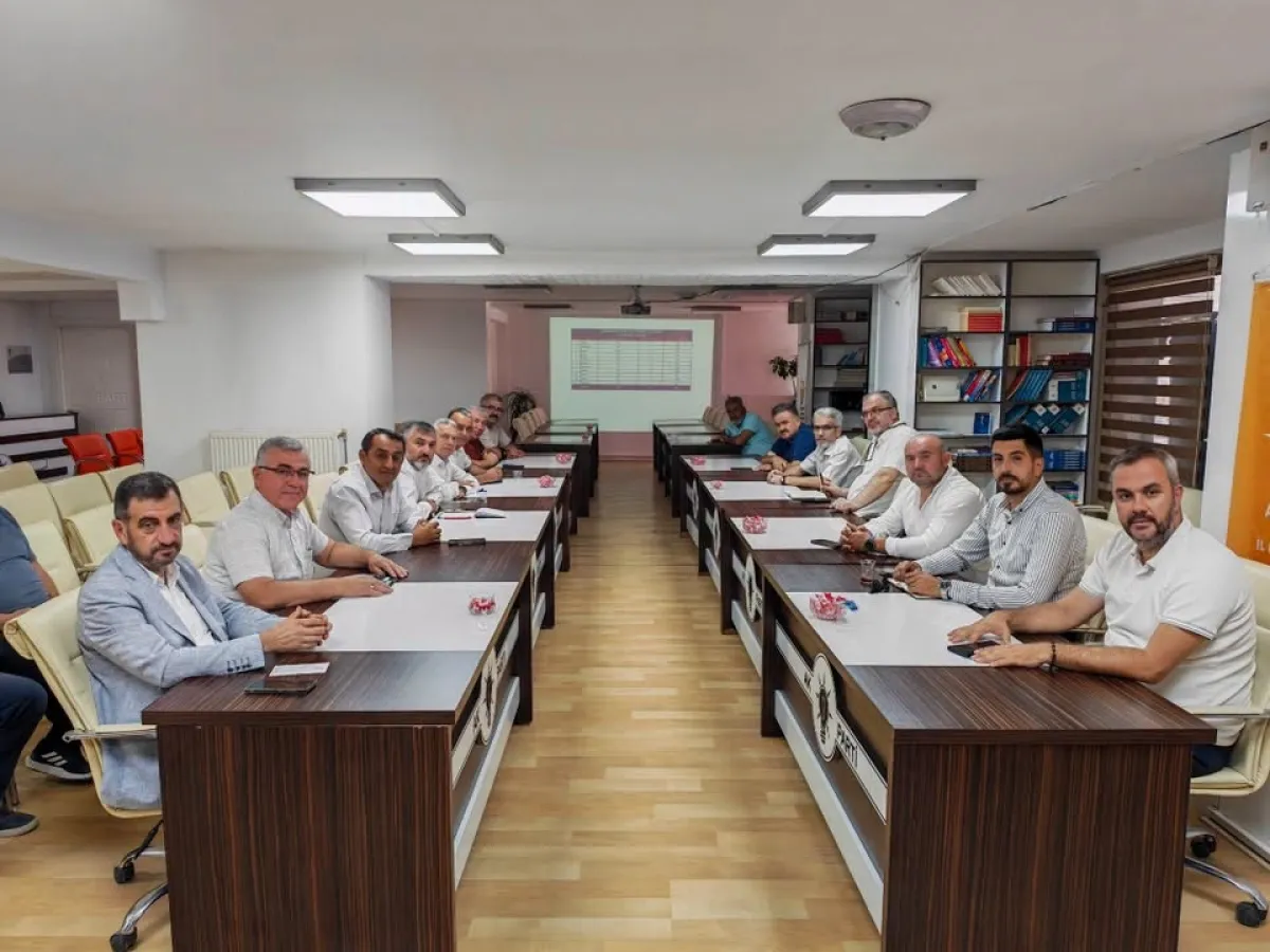 AK Parti Burdur’da İlçe Başkanları istişare toplantısı gerçekleştirildi