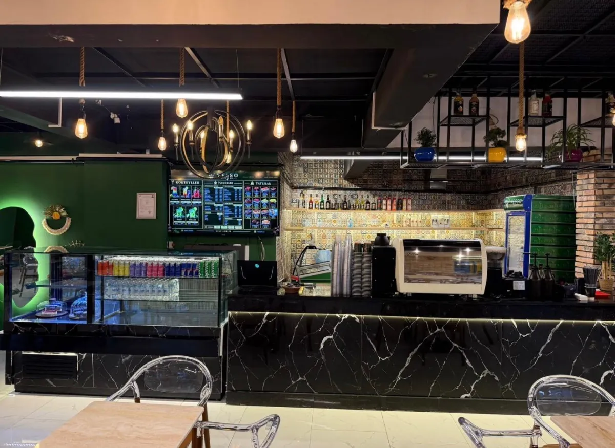 Bucak çarşısına yeni soluk Self Servis Vesso Coffee Co. açıldı