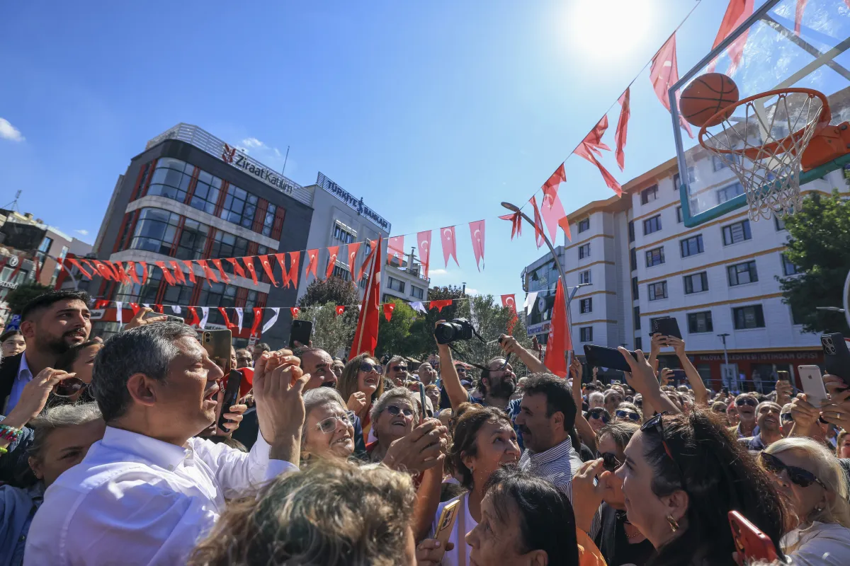 Özgür Özel Yalova’da Üreticilerden Emeklilere Uzanan Mesajlar Verdi: "Umut YENİ’de”
