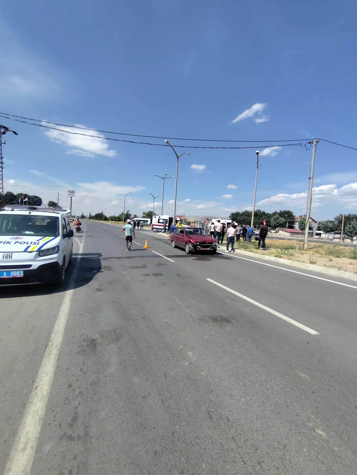 Isparta Şarkikaraağaç’ta 3 Tekerlekli Araç ile Otomobil Çarpıştı 2 Yaralı