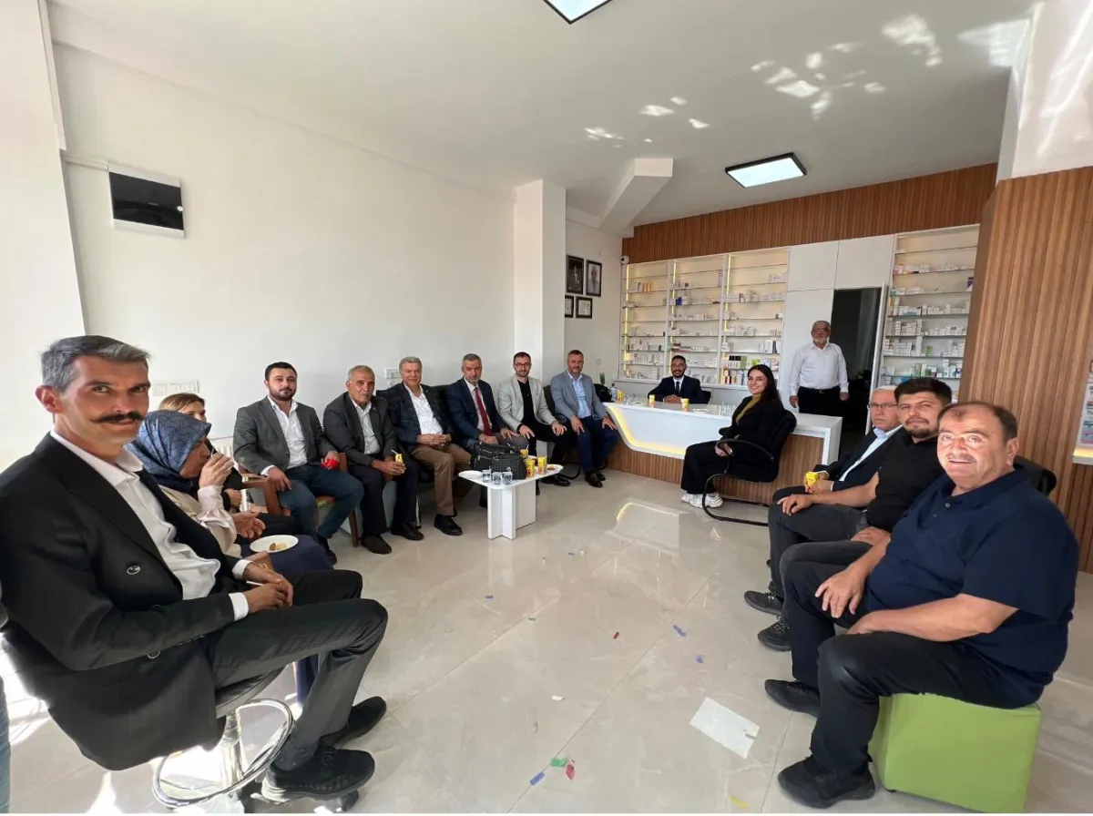 Bucak’ta Acar Eczanesi hizmete açıldı Güler yüzlü hizmet anlayışıyla kapılarını açtı