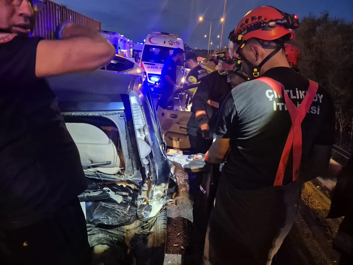 İstanbul-İzmir Otoyolu’nda Zincirleme Kaza 11 Kişi Yaralandı