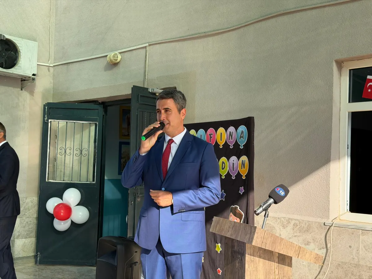 Bucak’ta ilk ders zili çaldı! 12 Bin 786 öğrenci dersbaşı yaptı