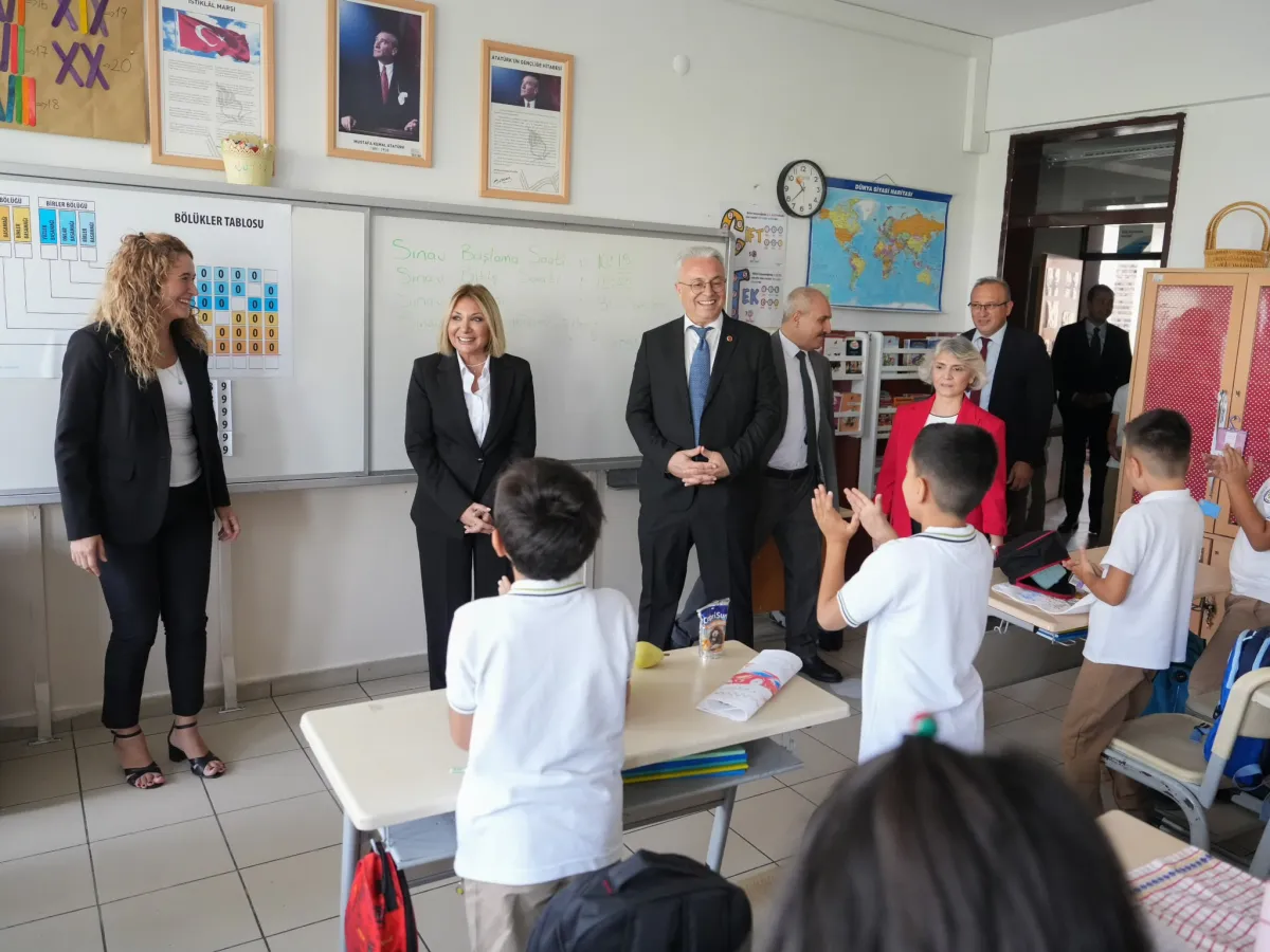 Ankara Etimesgut’ta Okullarda İlk Ders Zili Çaldı! Başkan Vekili Seda Dilber, Öğrencilerin İlk Gün Heyecanına Ortak Oldu