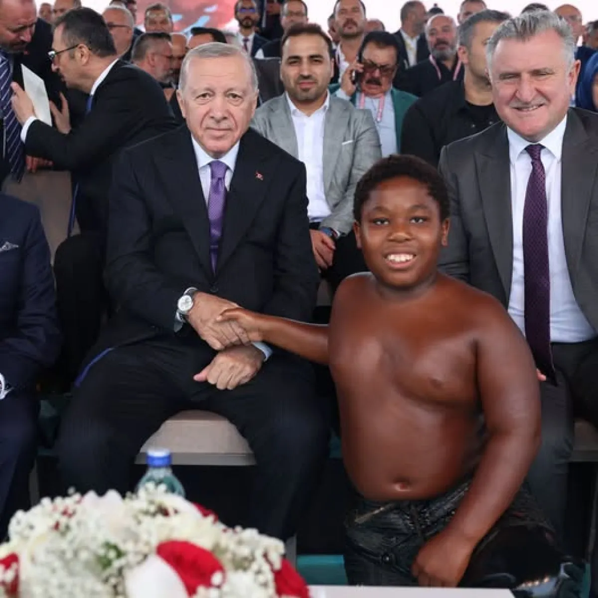 57 Yıl Sonra Tarihi Final! Erdoğan İzledi, Orhan Okulu Başpehlivan Oldu
