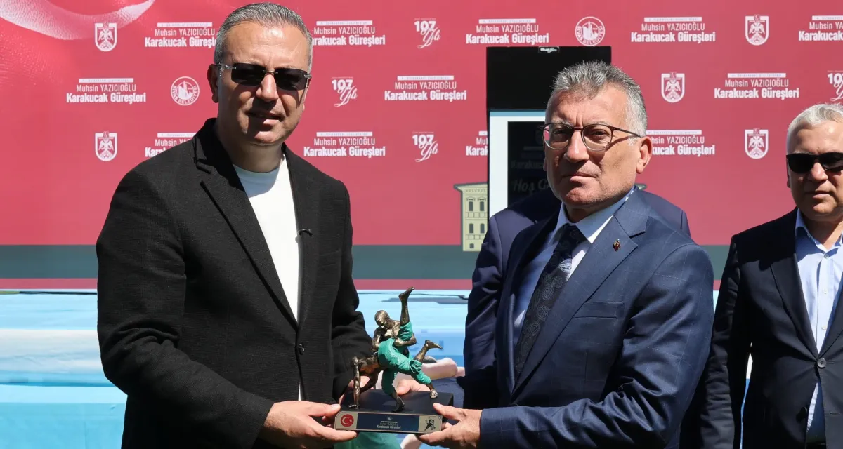 Uluslararası Karakucak Güreşleri Sivas’ta Nefes Kesti: 400 Sporcu Mücadele Ediyor