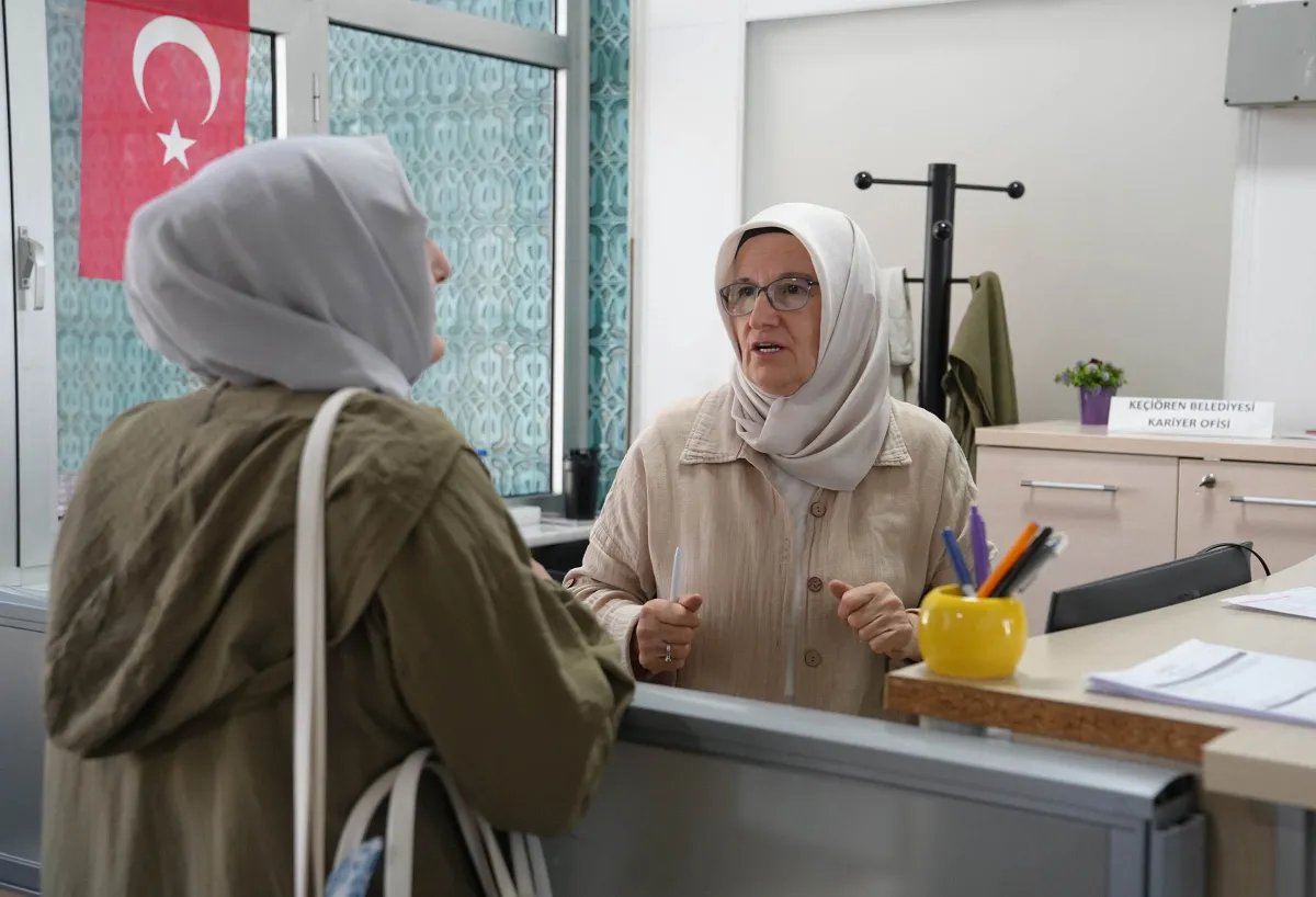 Ankara Keçiören Belediyesi Kariyer Ofisi 82 Kişiyi Daha İş Sahibi Yaptı