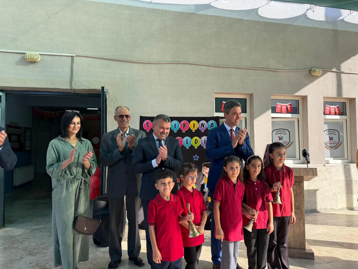 Bucak’ta ilk ders zili çaldı! 12 Bin 786 öğrenci dersbaşı yaptı