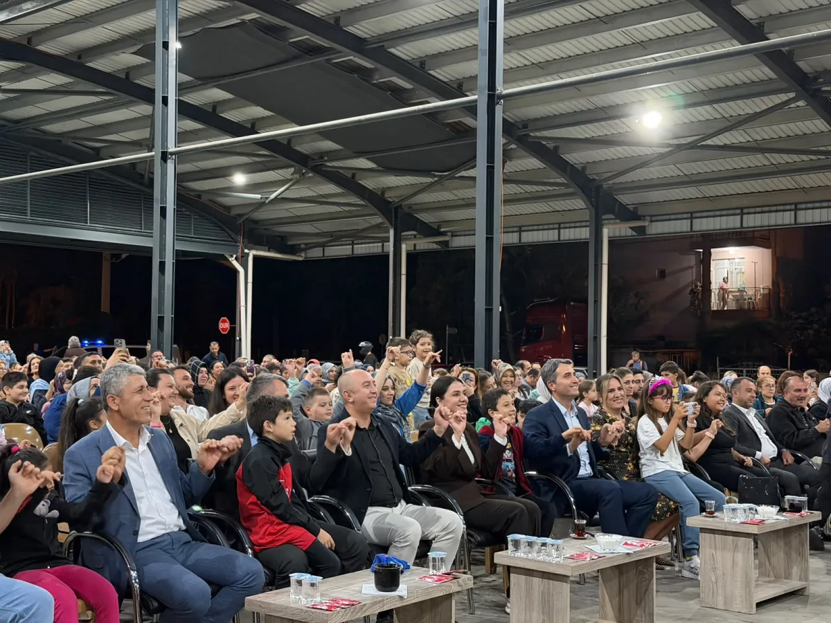 Gezen Sinema Bucak’ta vatandaşlarla buluştu
