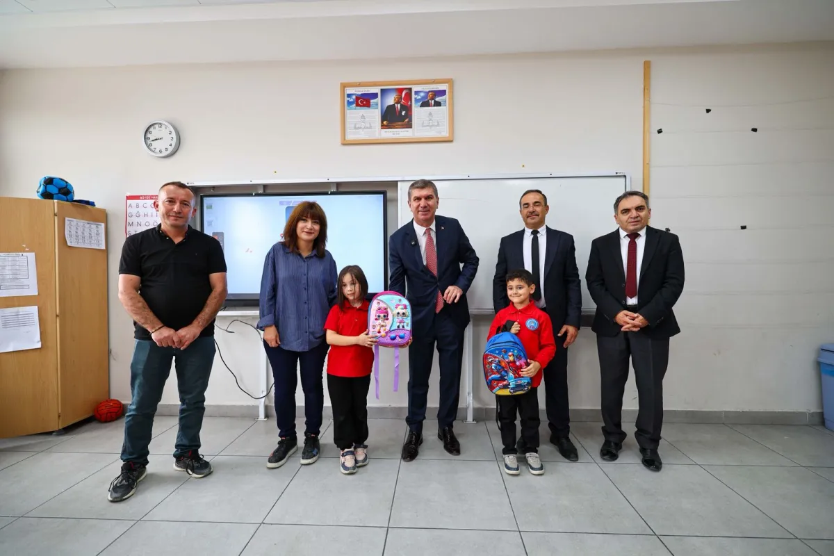 Burdur’da okula ilk adımda büyük destek 1150 Çocuğa kırtasiye seti