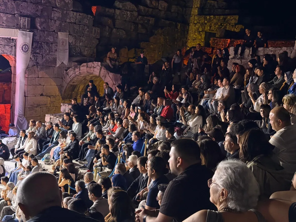 2 Bin yıllık Kibyra’da büyüleyici gece! Tarih ve müzik bir araya geldi