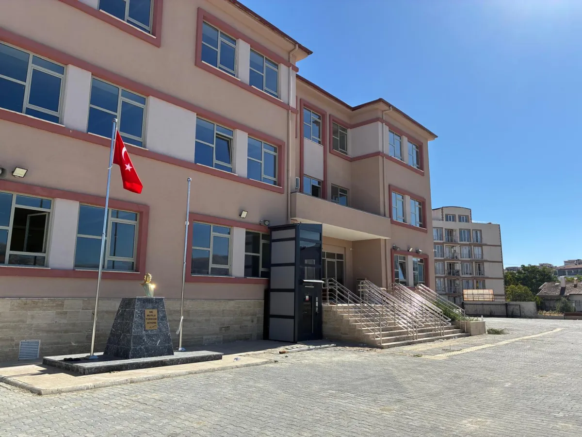 Burdur’un asırlık eğitim çınarı taşınıyor! Burdur Lisesi’nin yeni adresi belli oldu