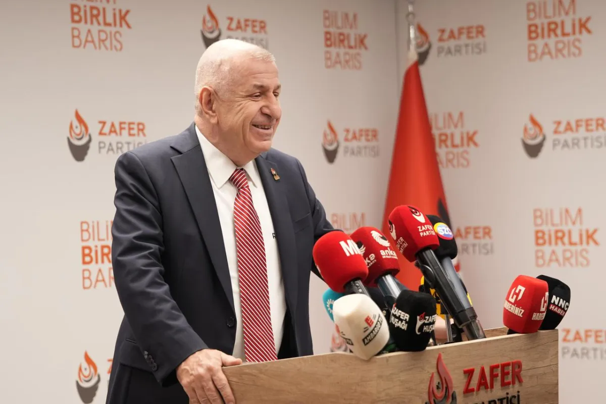 Ümit Özdağ: “PKK Silah Bırakmayacak, Silahlarının Yerini Değiştirecek”