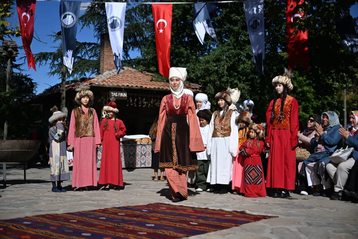 Ankara Türk Dünyası Kültür ve Sanat Festivali Altınköy’de Başladı